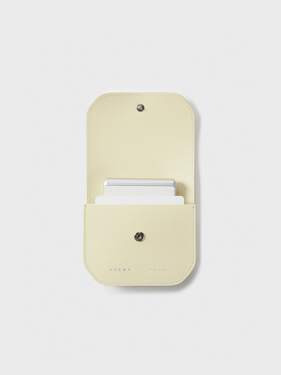 Petit Wallet on Chain Butter