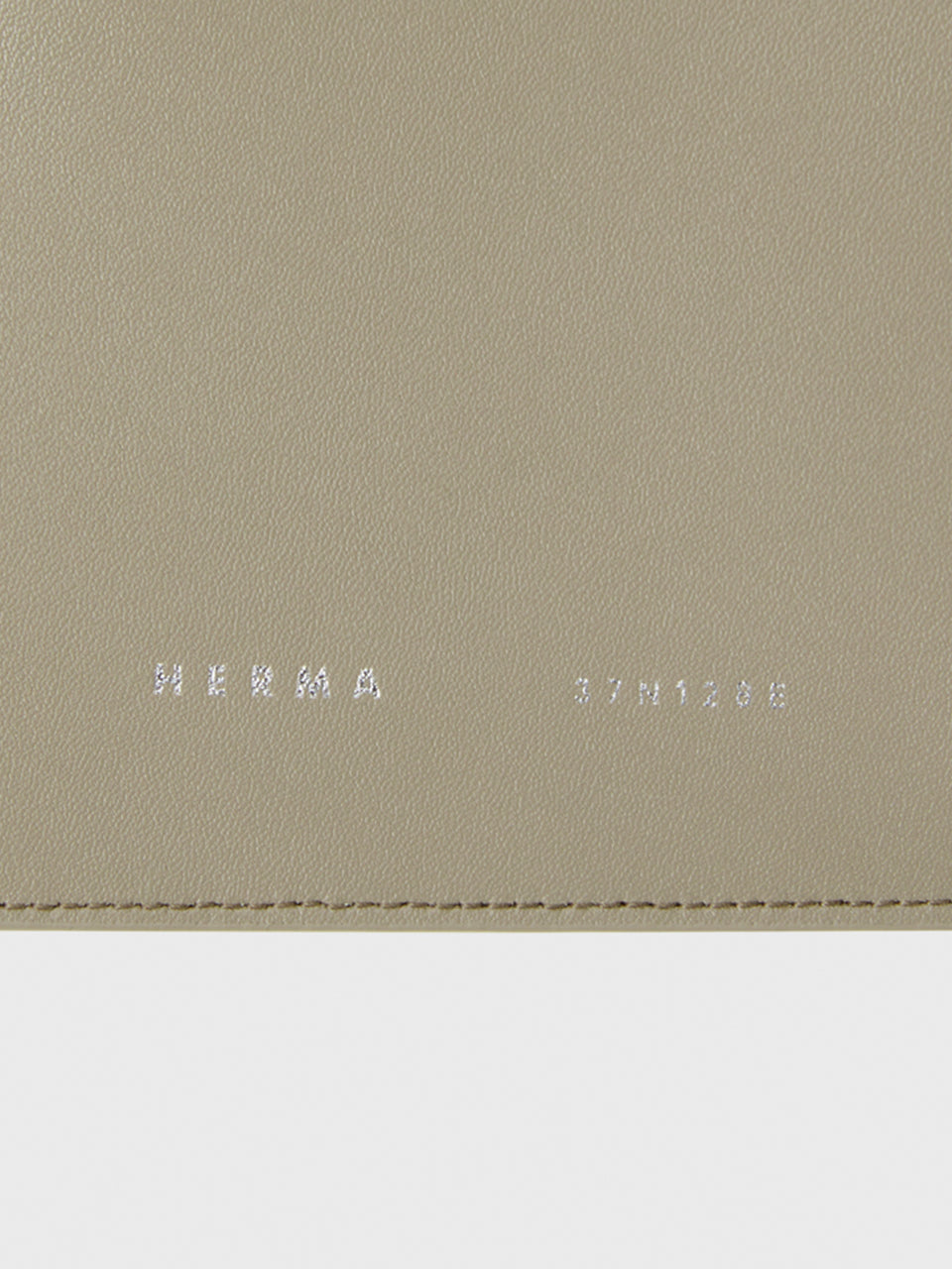 Arc Zip Card Case Ecru