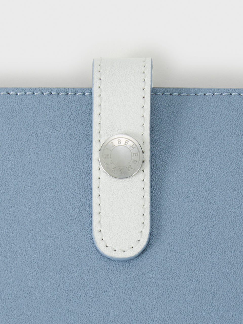 Voye Travel Wallet Bluebell White Snap