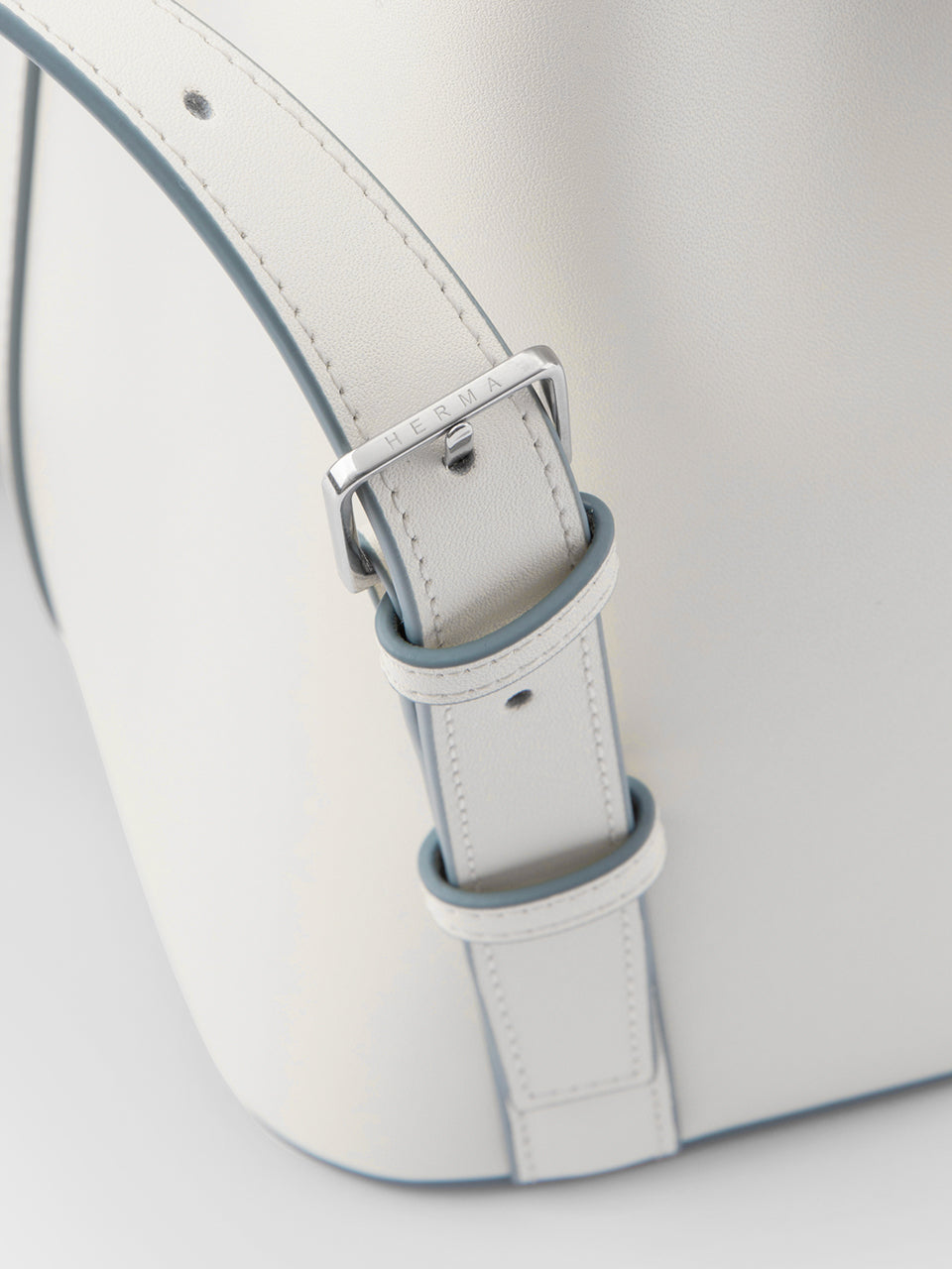 ILLI Backpack White Bluebell Edge