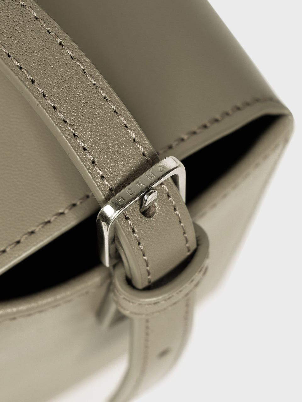 Recta Convertible Shoulder Bag Ecru